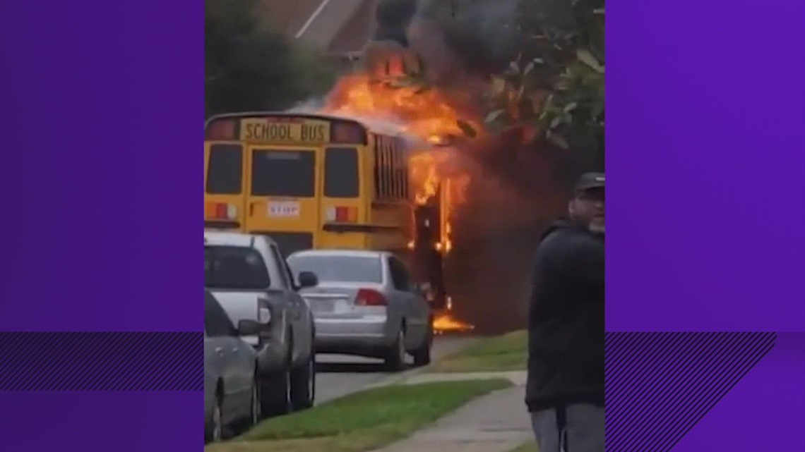 Video shows Houston bus driver save kids from fire - Vimarsana News