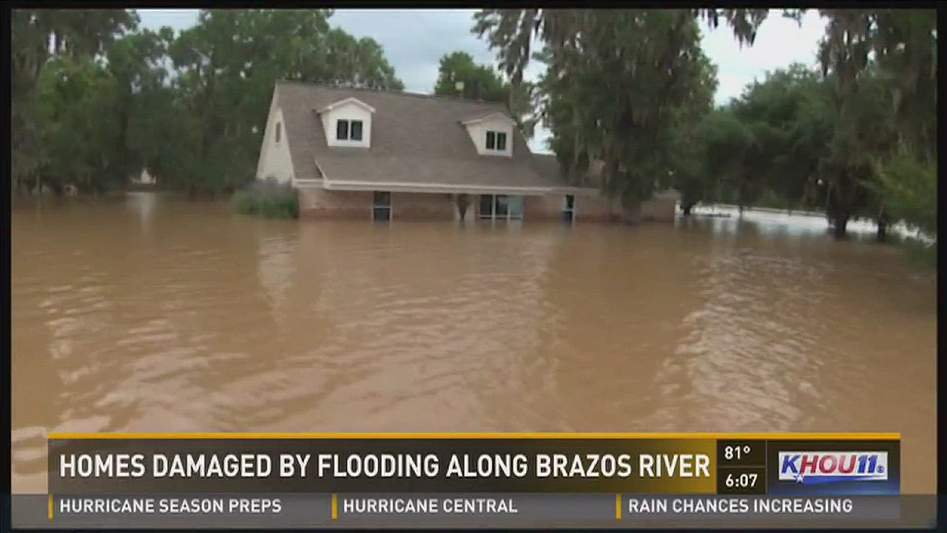 'Devastating' flooding soaks town of Simonton