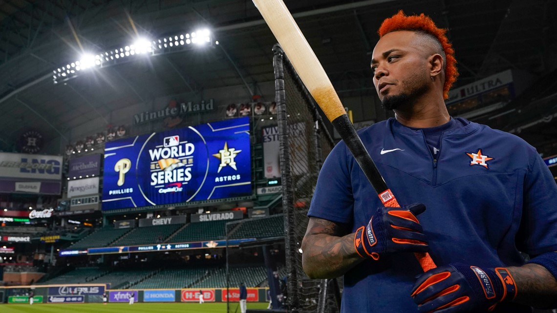 Houston, Texas, USA. 29th July, 2018. Houston Astros catcher Martin  Maldonado (15) prepares for a pitch during the eighth inning of the Major  League Baseball game between the Texas Rangers and the