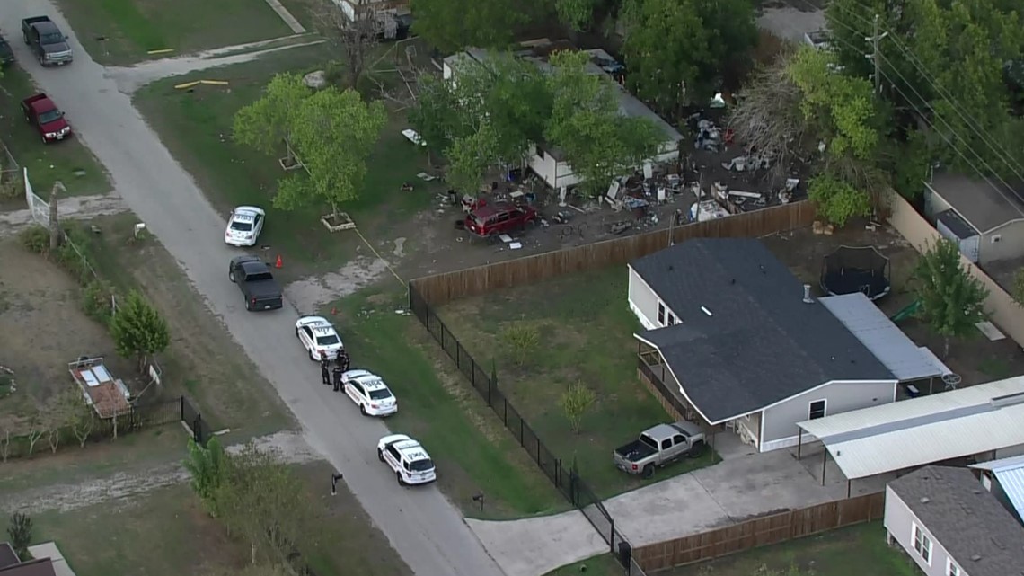 Houston, Texas News: 2 People Found Dead Inside Home | Khou.com