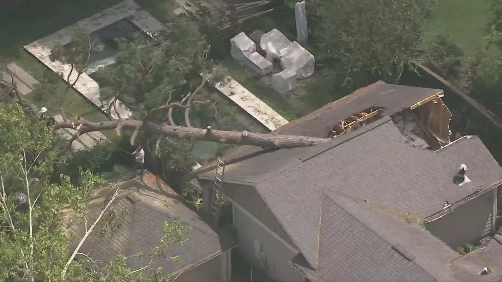 When will the storm debris be picked up after Hurricane Beryl | khou.com
