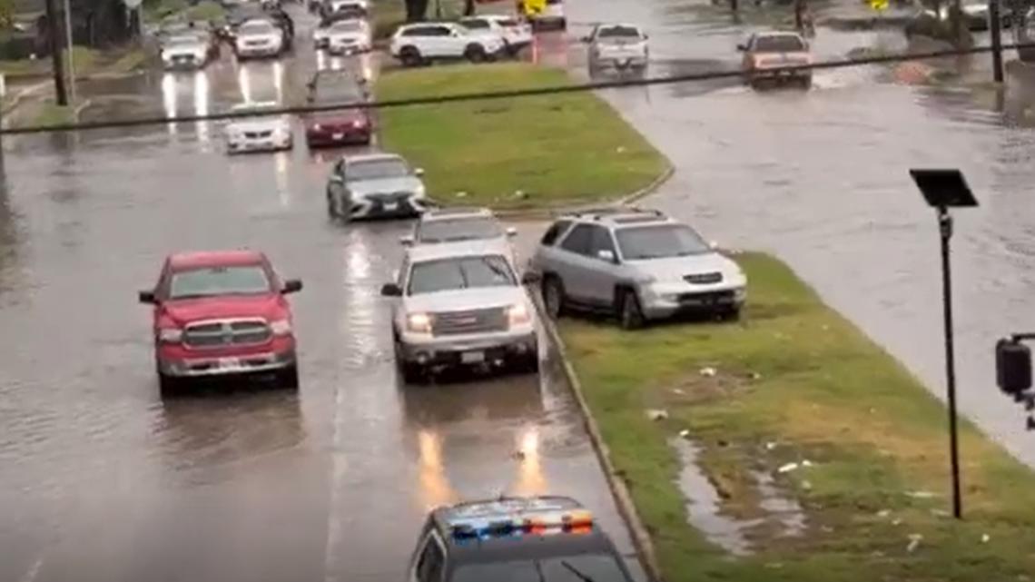 THE ROAD S（STORM） RAW VIDEO: Drivers stranded in Sunday storms | khou.com