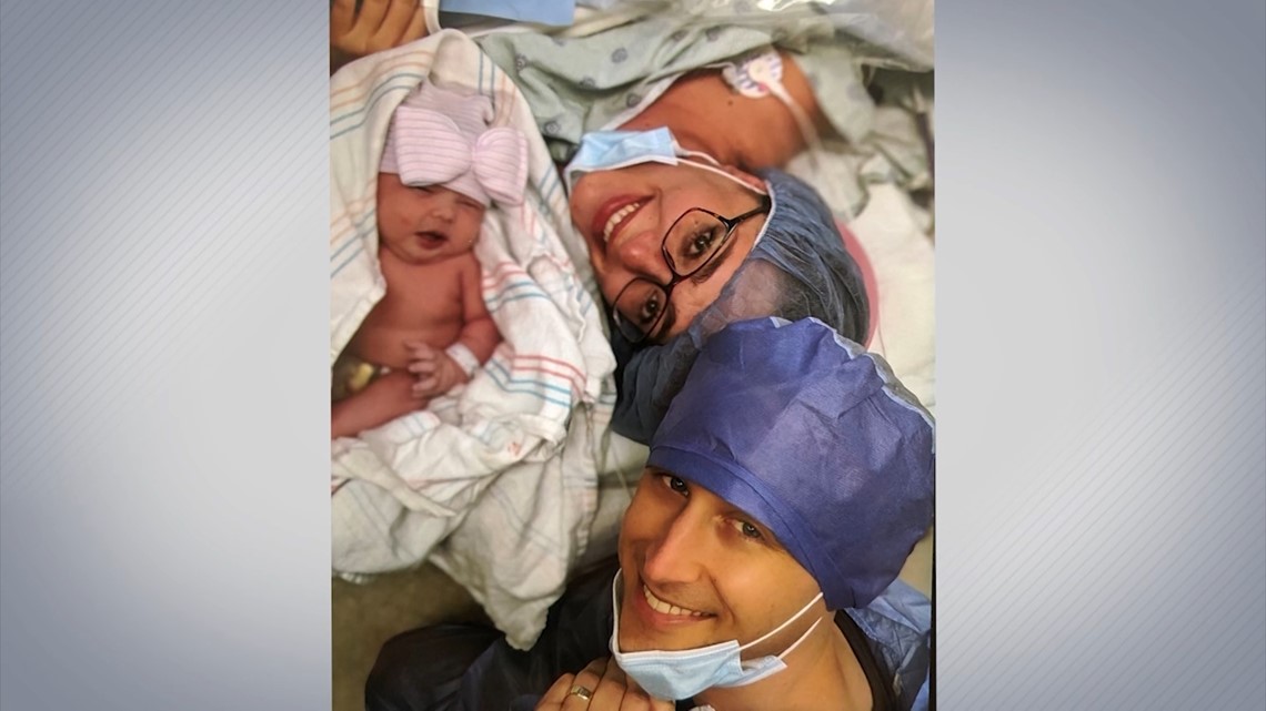 Perawat Houston, Texas membantu melahirkan ibu, bayinya terpisah 35 tahun