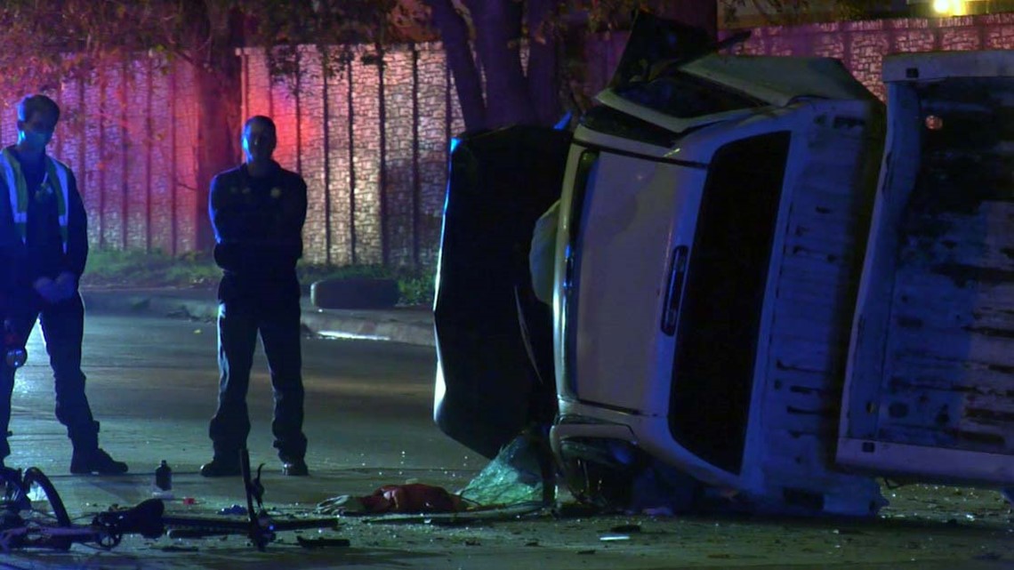 Pengemudi didakwa setelah pengendara sepeda menabrak, tewas di jalan Houston