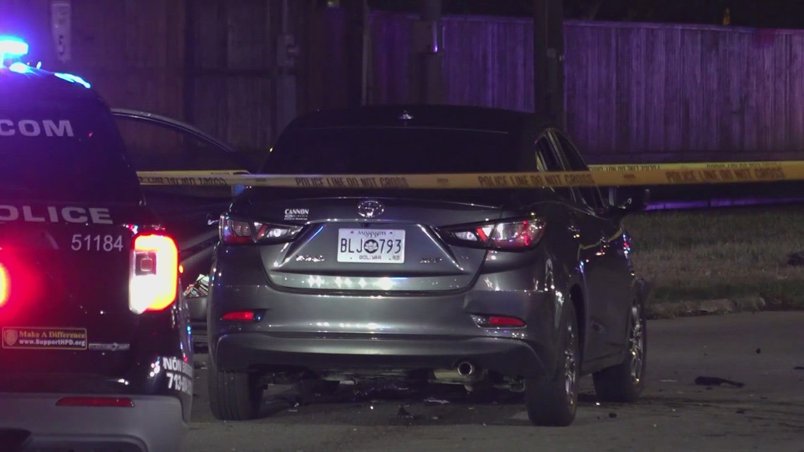 Officers shoot man who had gun while responding to crash, HPD says ...