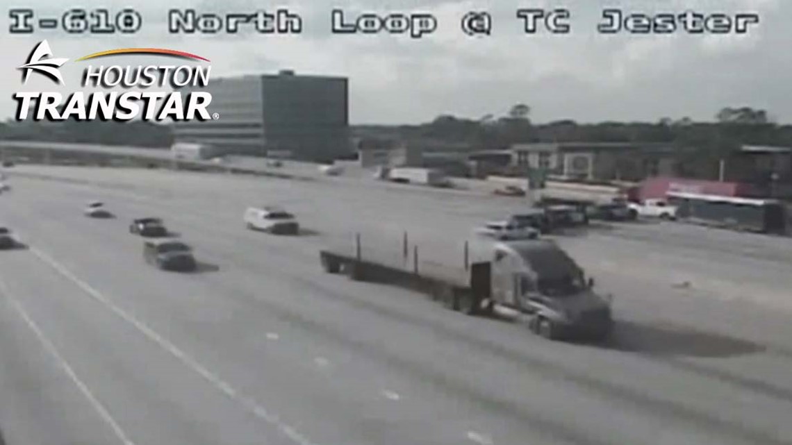 610 North Loop West ditutup setelah truk menabrak pejalan kaki, kata HPD