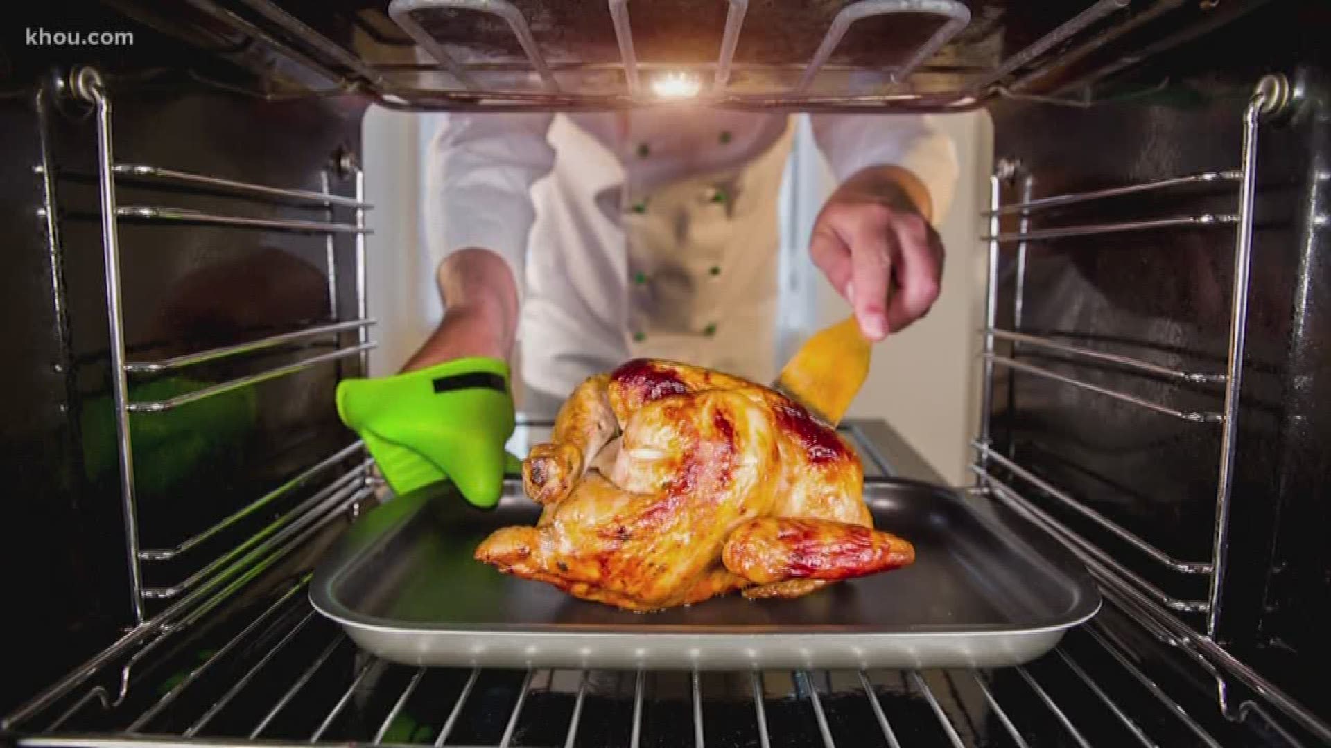 If you've ever found yourself staring at a frozen turkey Thanksgiving Day and wondering how the heck you were going to thaw it out in time for dinner, you're not alone. There are at least two last-minute options that will save the day.