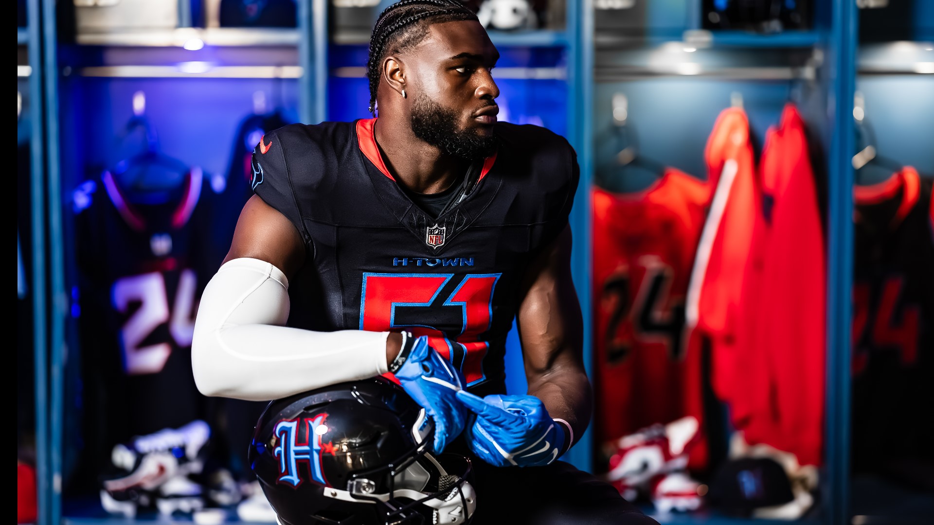 Texans Unveil New Uniforms Including Jerseys Helmets Khou Com