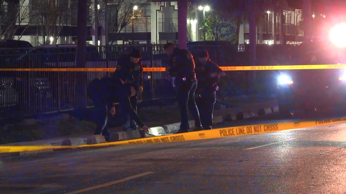 Man shot multiple times in Mid West Houston, police say | khou.com