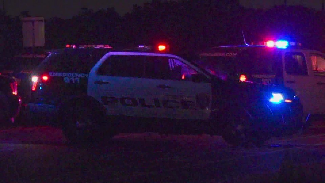 Pedestrian dies after being struck in hit-and-run in SE Houston, police ...