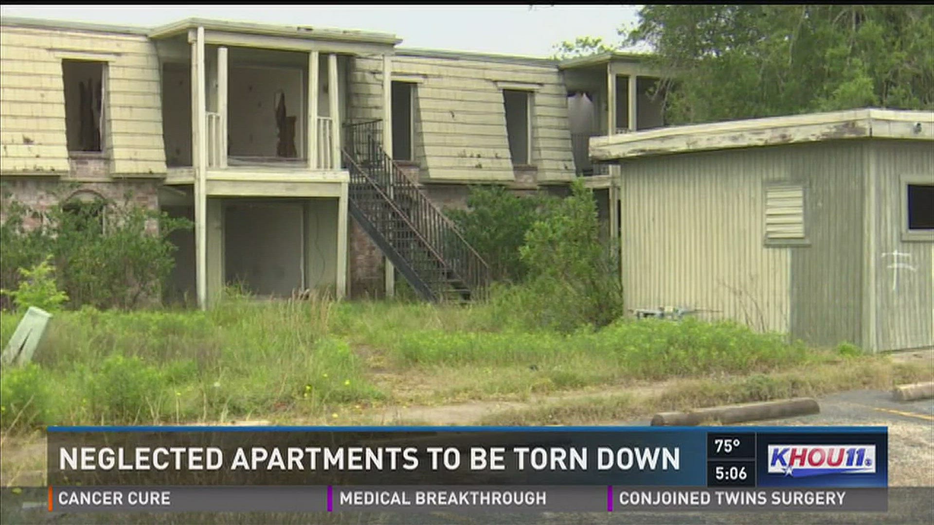 A developer plans to buy the run-down Crestmont apartments in southeast Houston, tear them down and build new housing for low income residents.