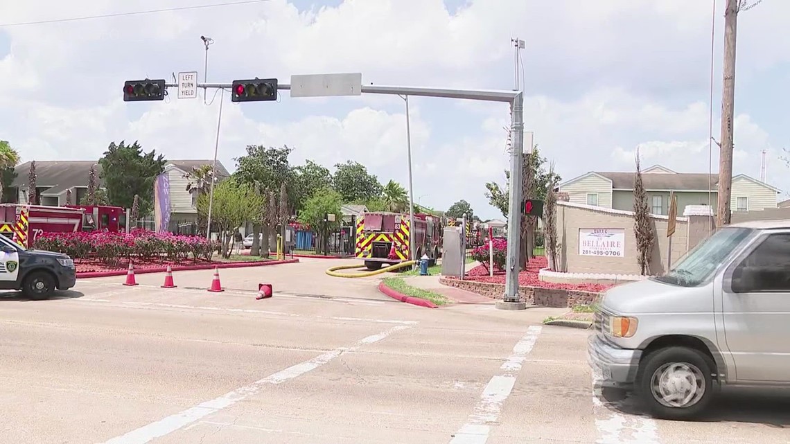 Exaggerated tire rims ('swangers'): Are they legal? | khou.com