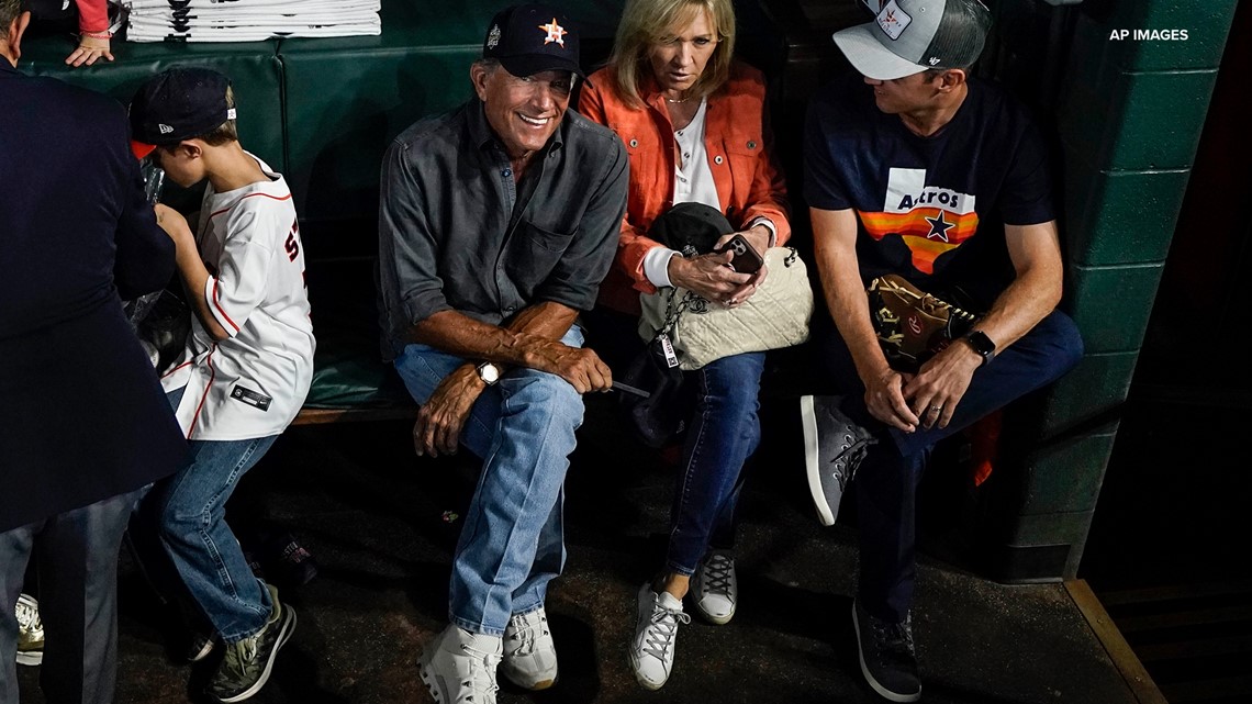 Country music legend George Strait meets with Astros manager Dusty Baker