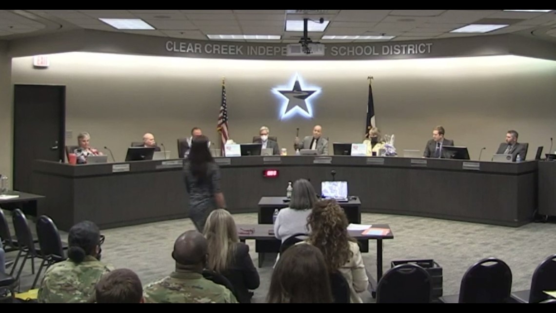 Gavel breaks when Clear Creek ISD board president tries to restore order during disruption