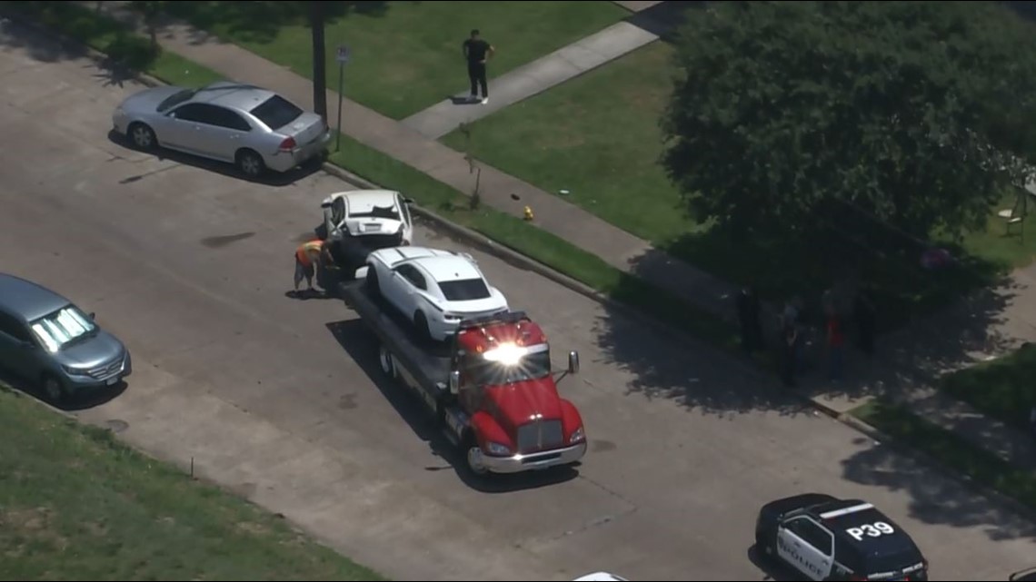Kejahatan Houston, Texas: Pengejaran berakhir dengan kecelakaan dengan pengemudi yang tidak bersalah