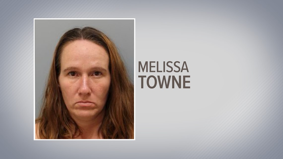 Ibu membunuh anak perempuan: Melissa Towne didakwa dengan pembunuhan berencana