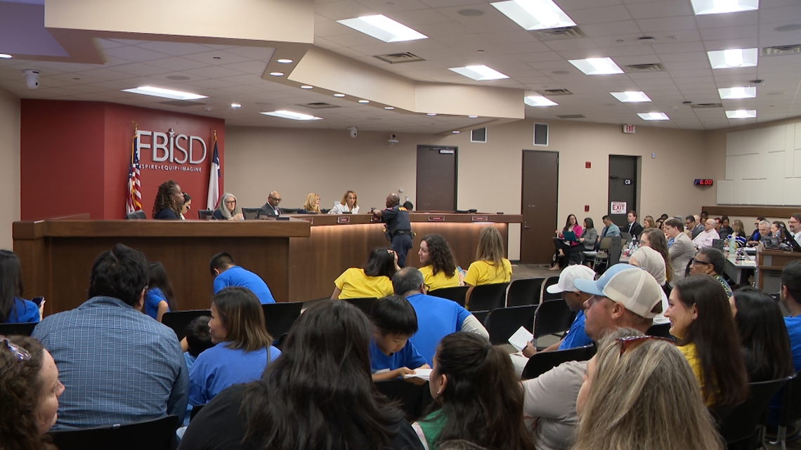 7 Fort Bend ISD elementary schools are closing. Parents say students and teachers will pay the price