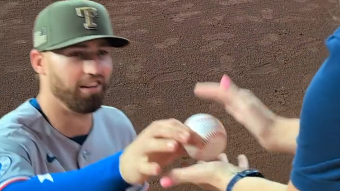 'Thanks 4 Letting Me Go After It!' | Rangers player shows appreciation for Astros fan during Sunday's showdown