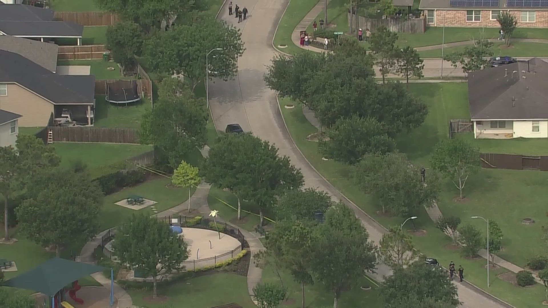 One killed, another injured in southeast Houston shooting, police say ...