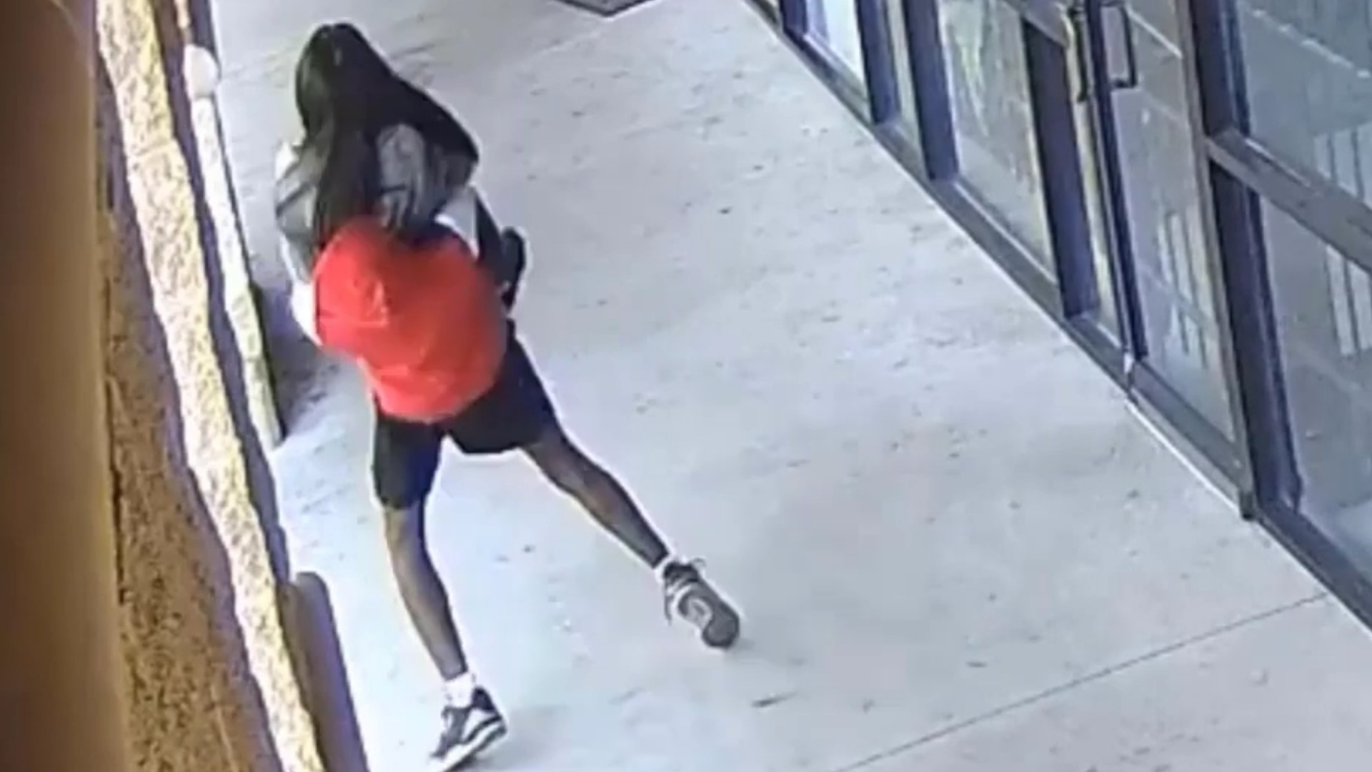 Raw video: Man body slams woman during robbery in W Houston