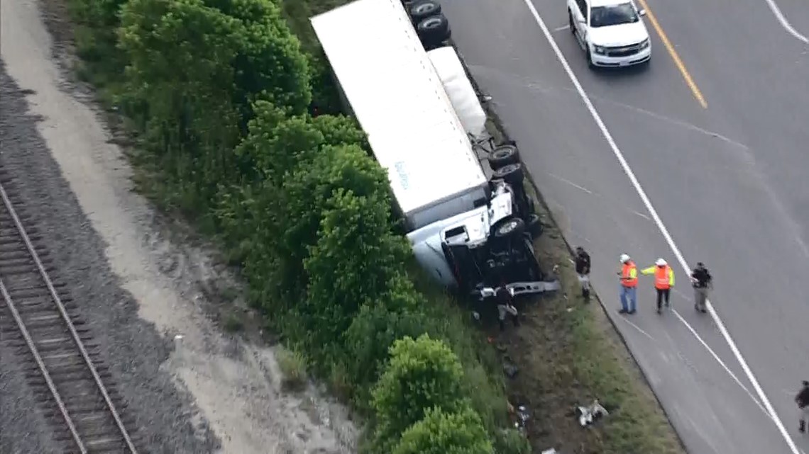 1 dead in wreck involving children on Highway 90 in Fort