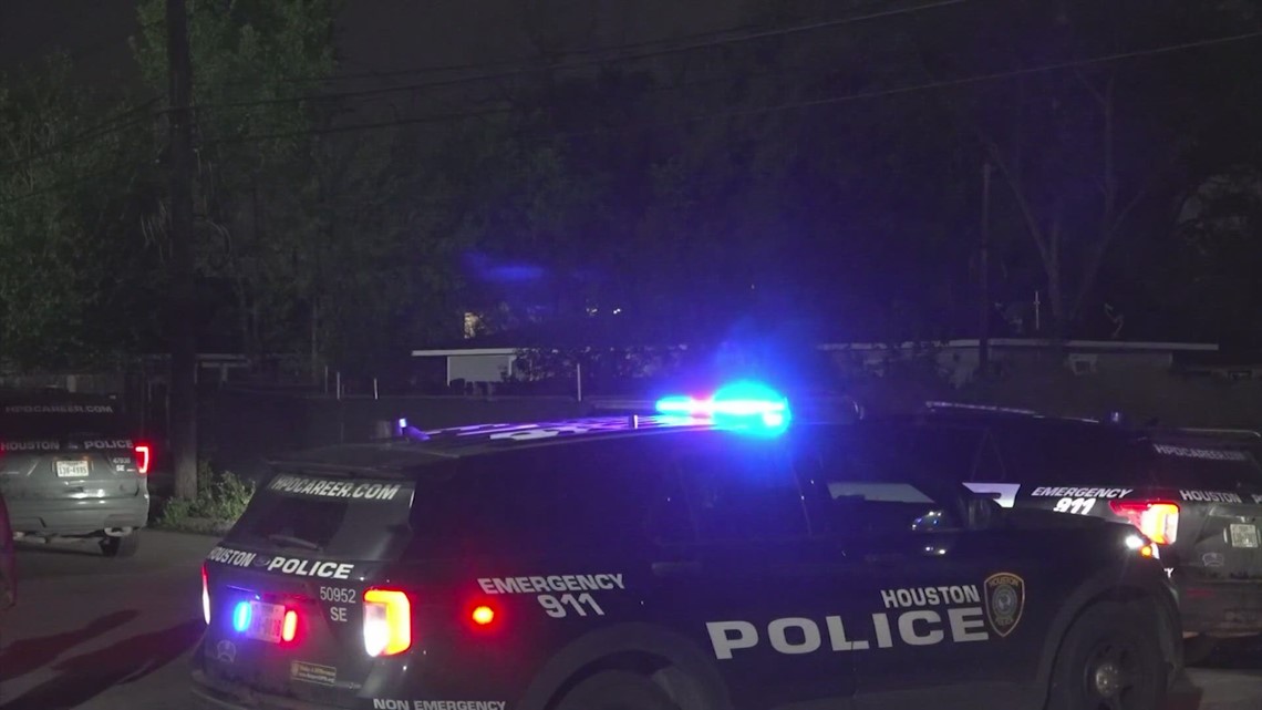 Teen shot at party after group shows up uninvited, Houston police say | khou.com