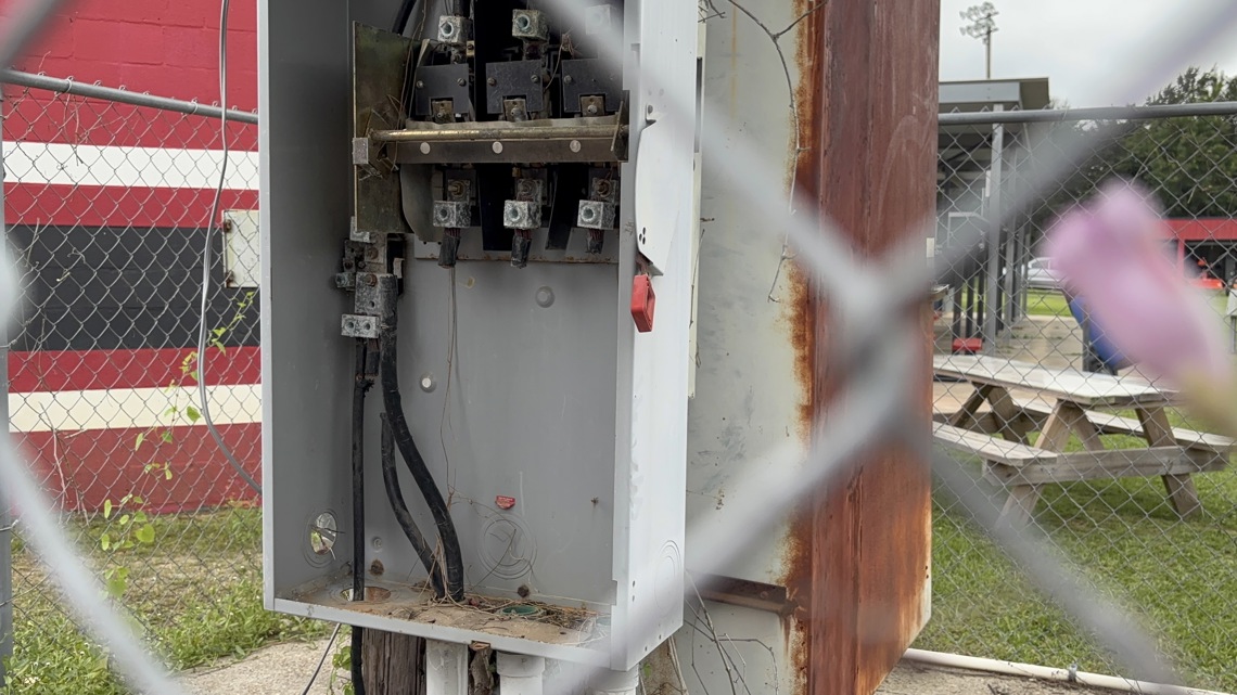 A copper theft at Kaminski Park left Highlands Little League fields without lights, forcing game cancellations.