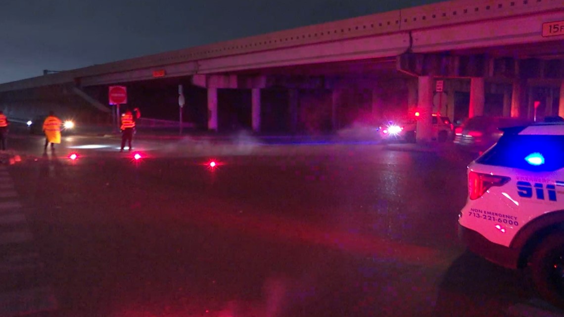 Deadly crash knocks out power lines in Channelview, Texas | khou.com