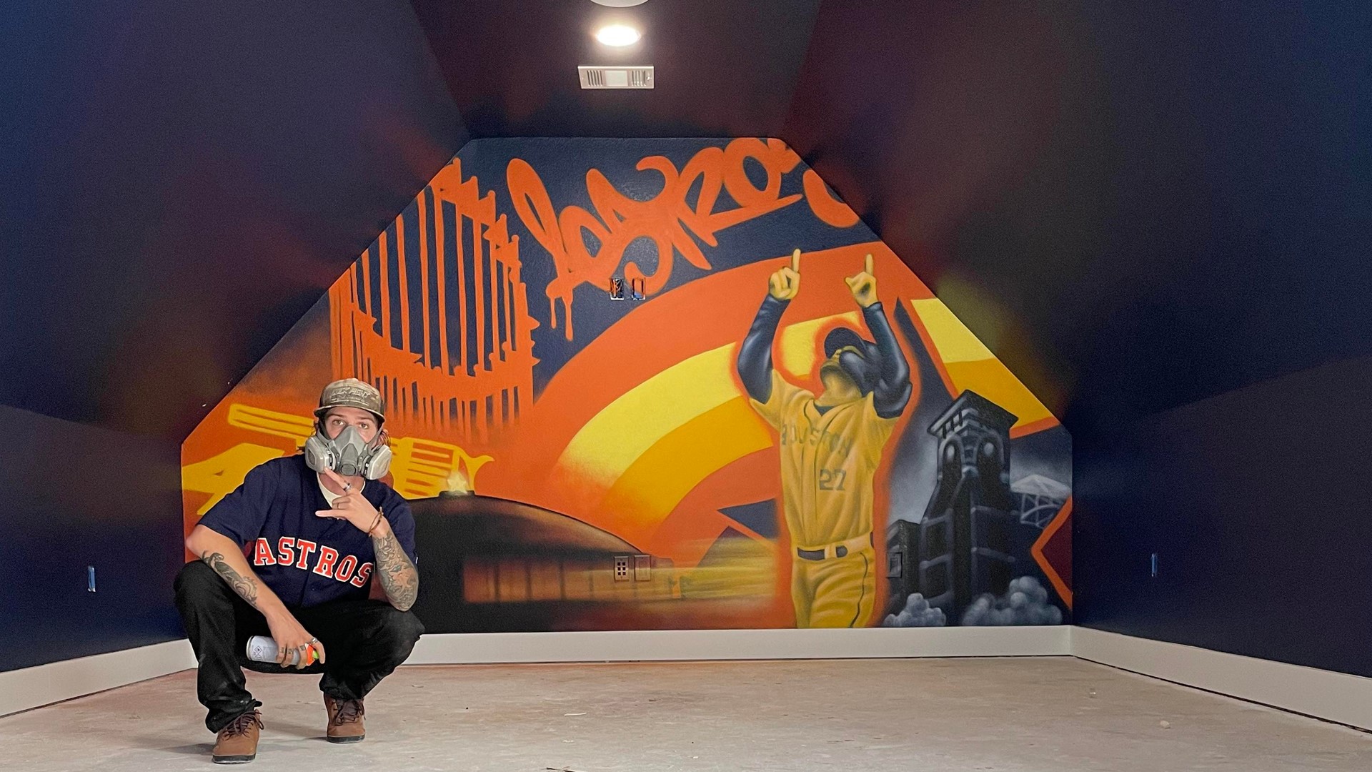 LEVELUP: Local artist celebrates Astros' 2022 postseason with mural