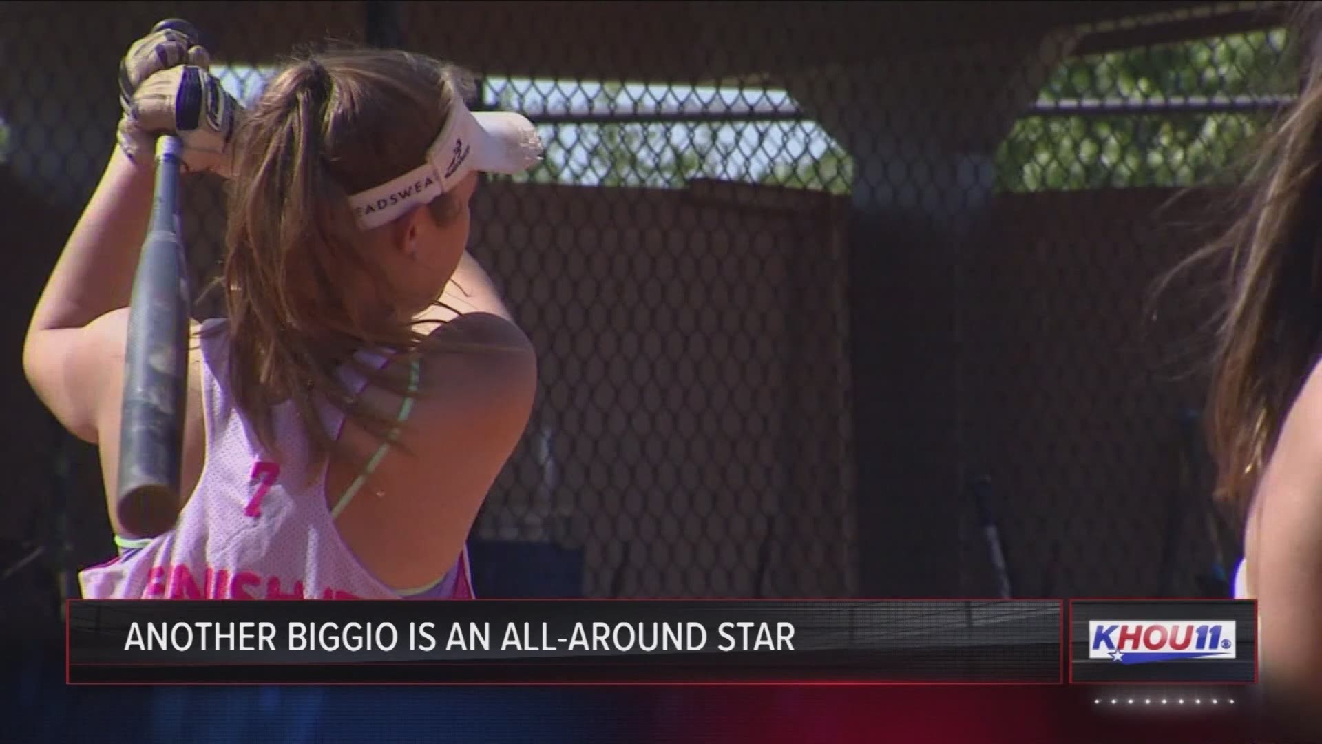 How St. Agnes senior Quinn Biggio plays the game is very reminiscent of her Hall of Fame father, Craig, reports KHOU 11 News' Jason Bristol.