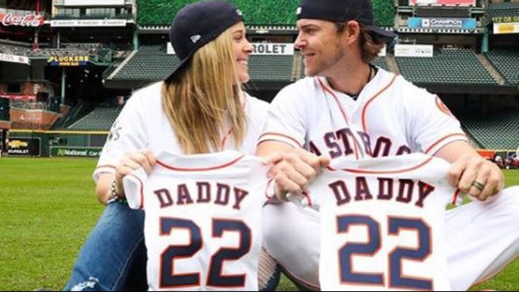 Astros' fan creates iconic rainbow sweater for Josh and Jett Reddick's twin  boys - ABC13 Houston