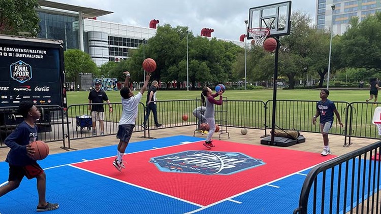 Fan Jam rolls into Discovery Green on the Road to the Final Four in Houston in 2023