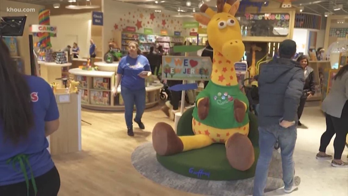 Toys R Us returns to Houston with grand opening at the