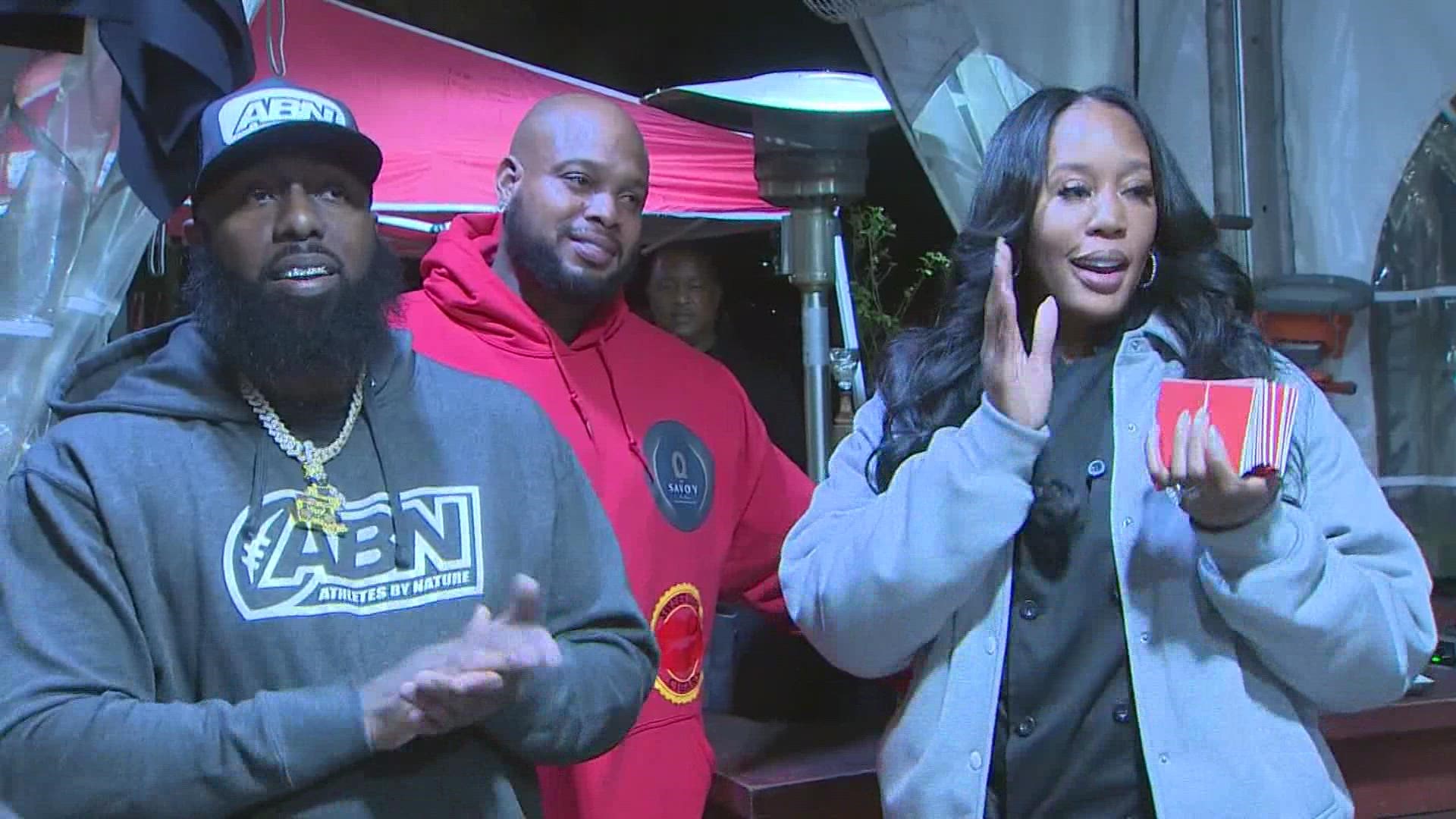 Trae tha Truth and his Relief Gang, along with the owners of Turkey Leg Hut, teamed up for a second time to dish out free meals ahead of Thanksgiving.