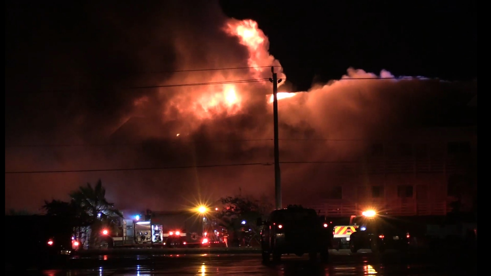 Firefighters in Galveston battled a big fire at the Inn at the Waterpark hotel on Jones Road Friday night.