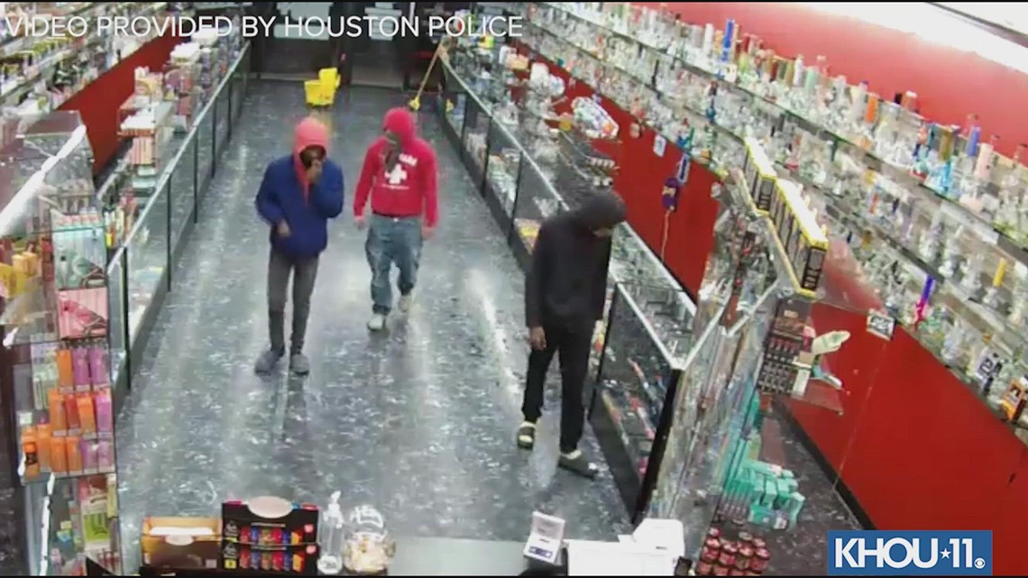 Video Police Say These Guys Robbed Four Houston Smoke Shops The Same Video Police Say These Guys Robbed Four Houston Smoke Shops The Same