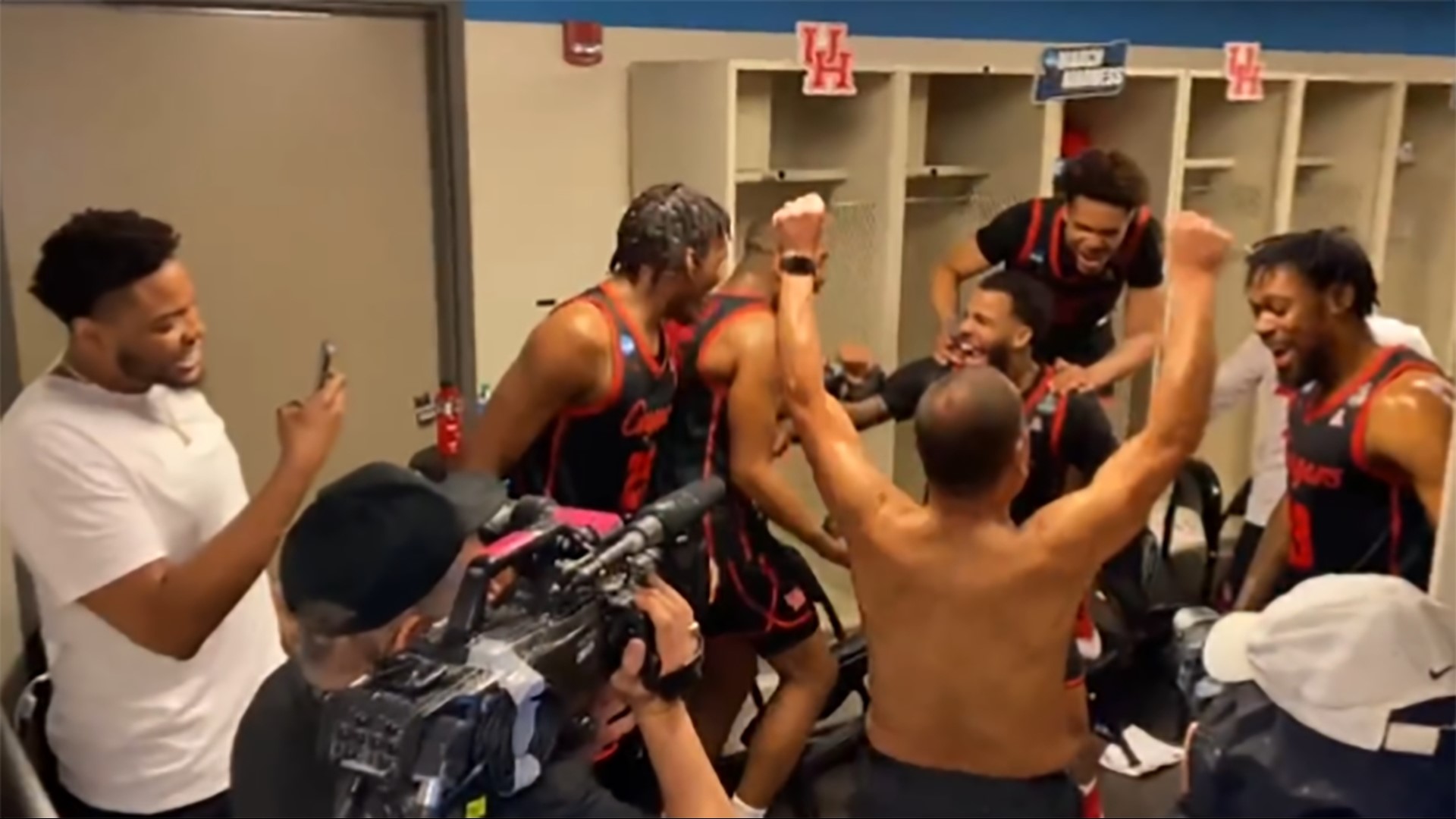 After knocking off Illinois, Houston's head coach showed his joy in the locker room.