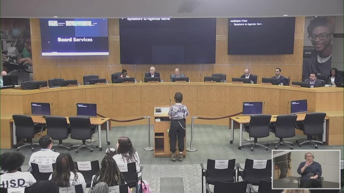 HISD votes to sell historic Houston school despite emotional public pushback
