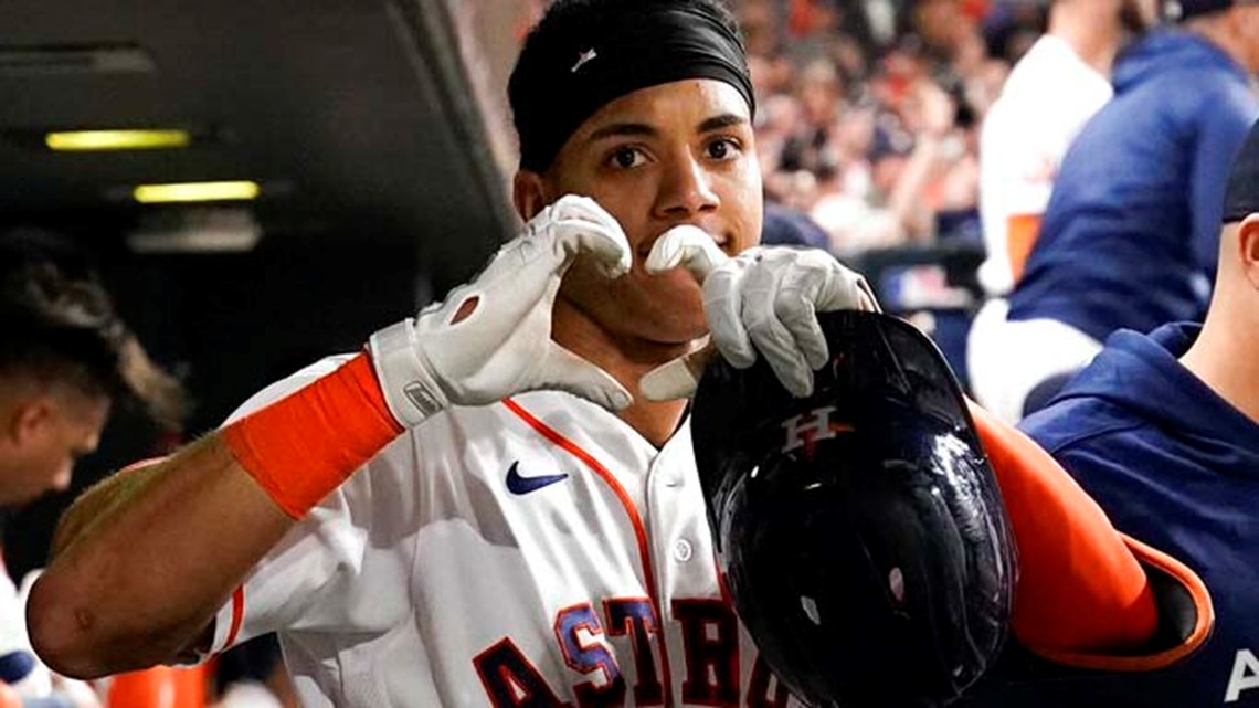 Why Astros SS Jeremy Peña shows heart sign after hitting homers