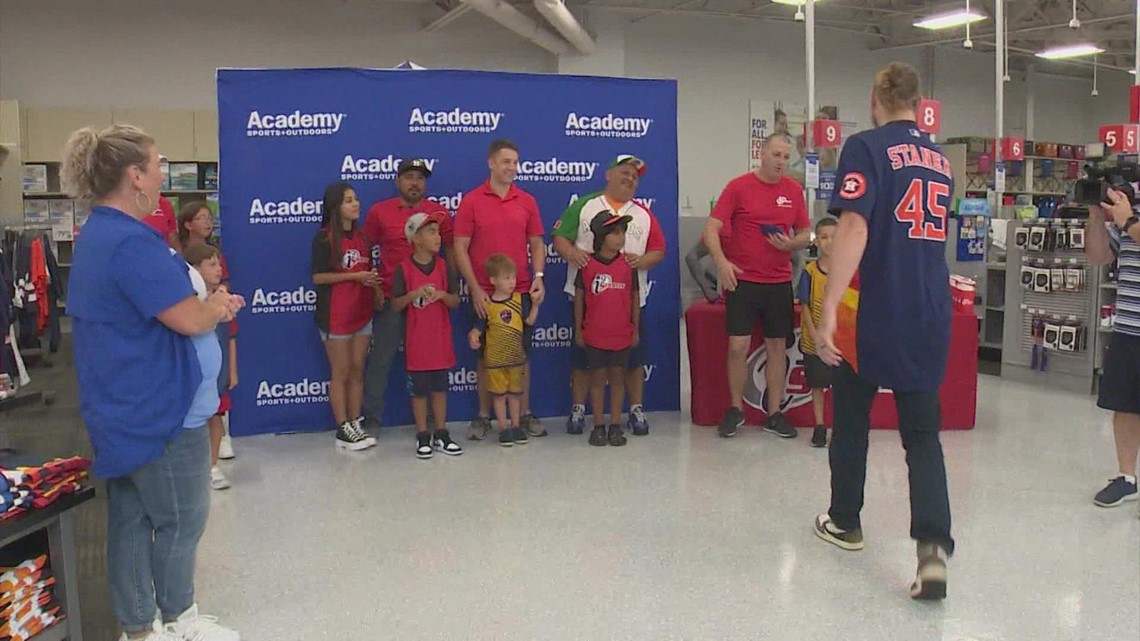 Astros' Ryne Stanek treats dads to Academy shopping spree for