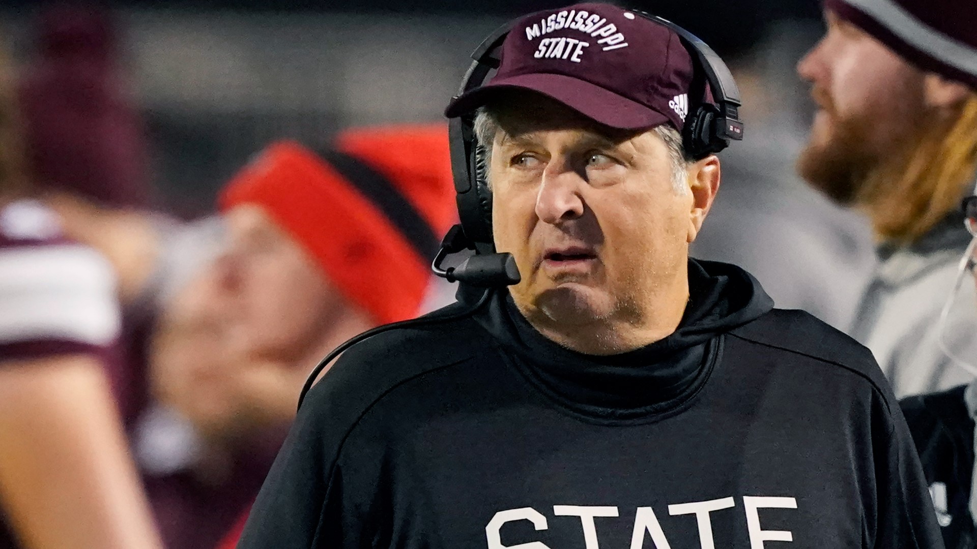 The football community and fans continue to mourn the loss of the Mississippi State head coach who died at the age of 61.