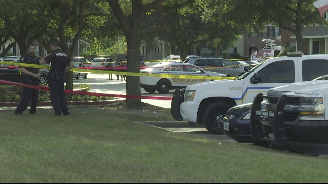 2 dead after shooting at apartment complex in southwest Harris Co ...