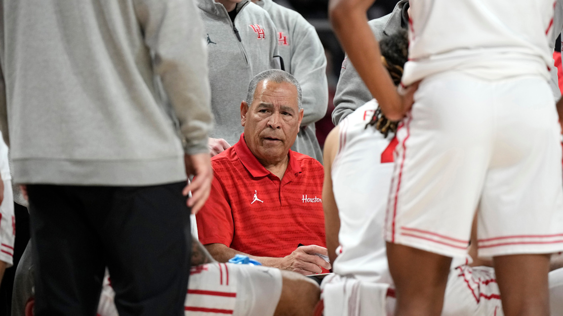 Kelvin Sampson’s Oklahoma homecoming adds emotion to Houston’s March Madness run