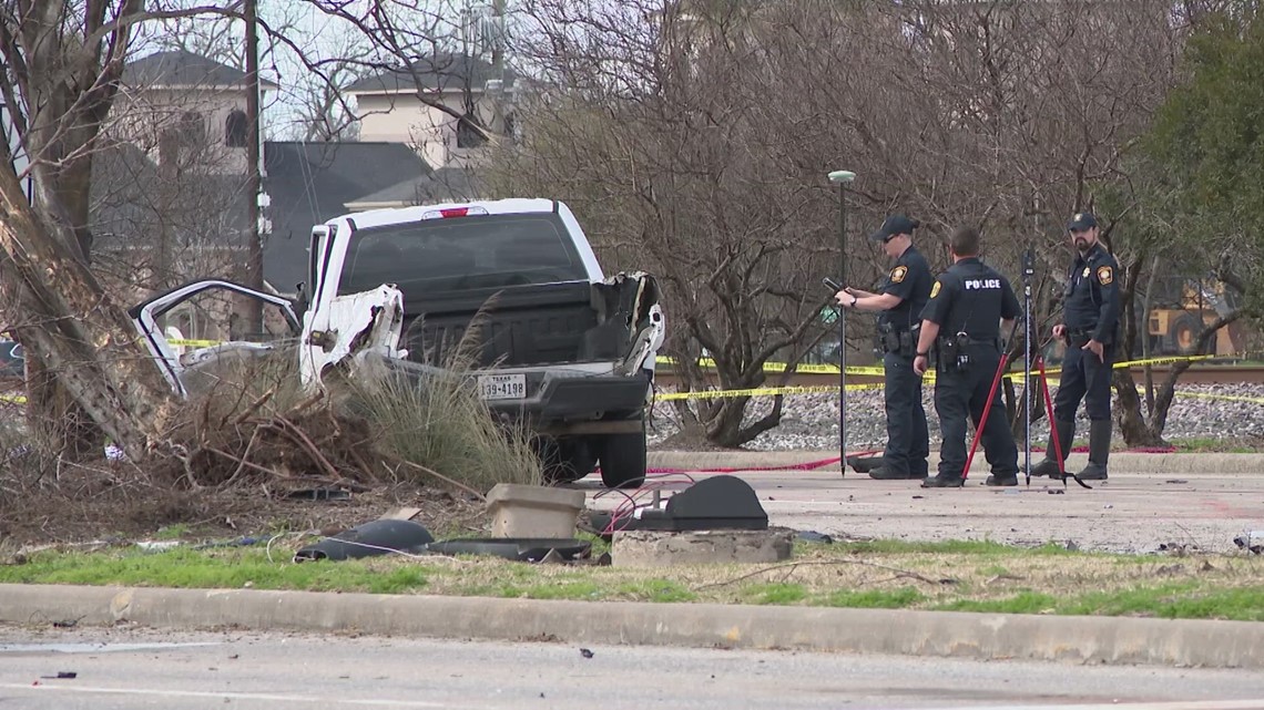 City employee killed in chase on Highway 90 in Sugar Land | khou.com