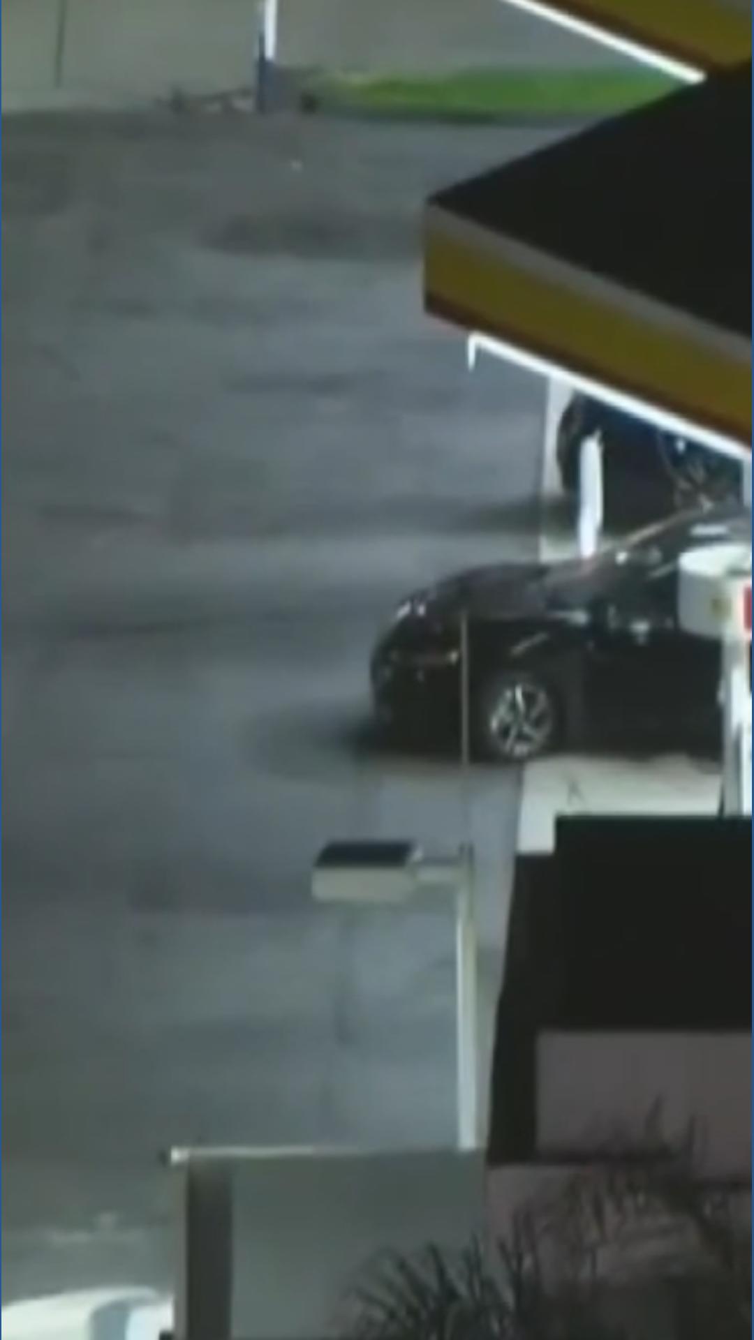 LA police chase suspect stops for gas | khou.com