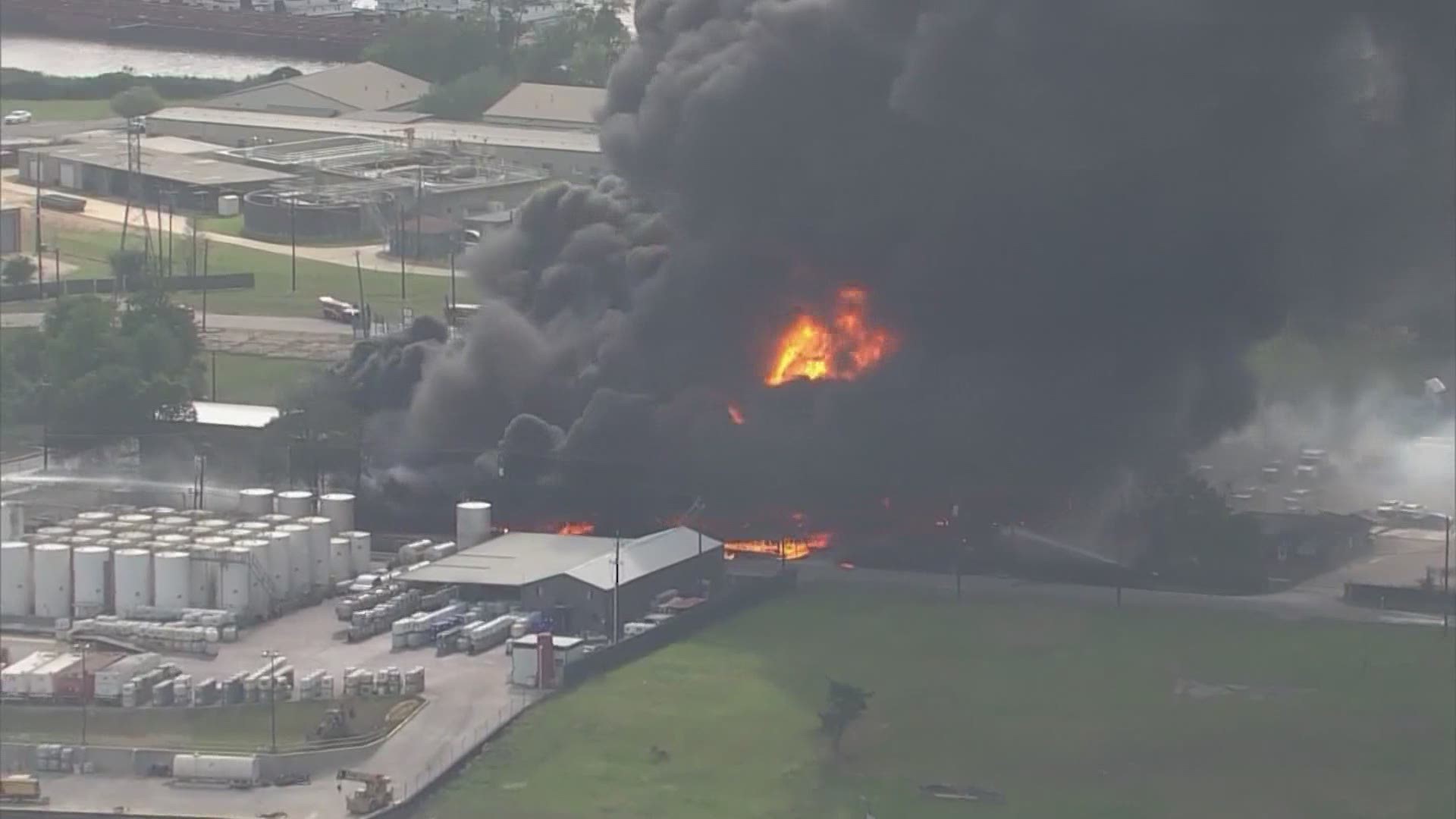 Investigators are still trying to determine what caused a large fire at K-Solv chemical industrial facility in Channelview. Fortunately, no one was seriously injured