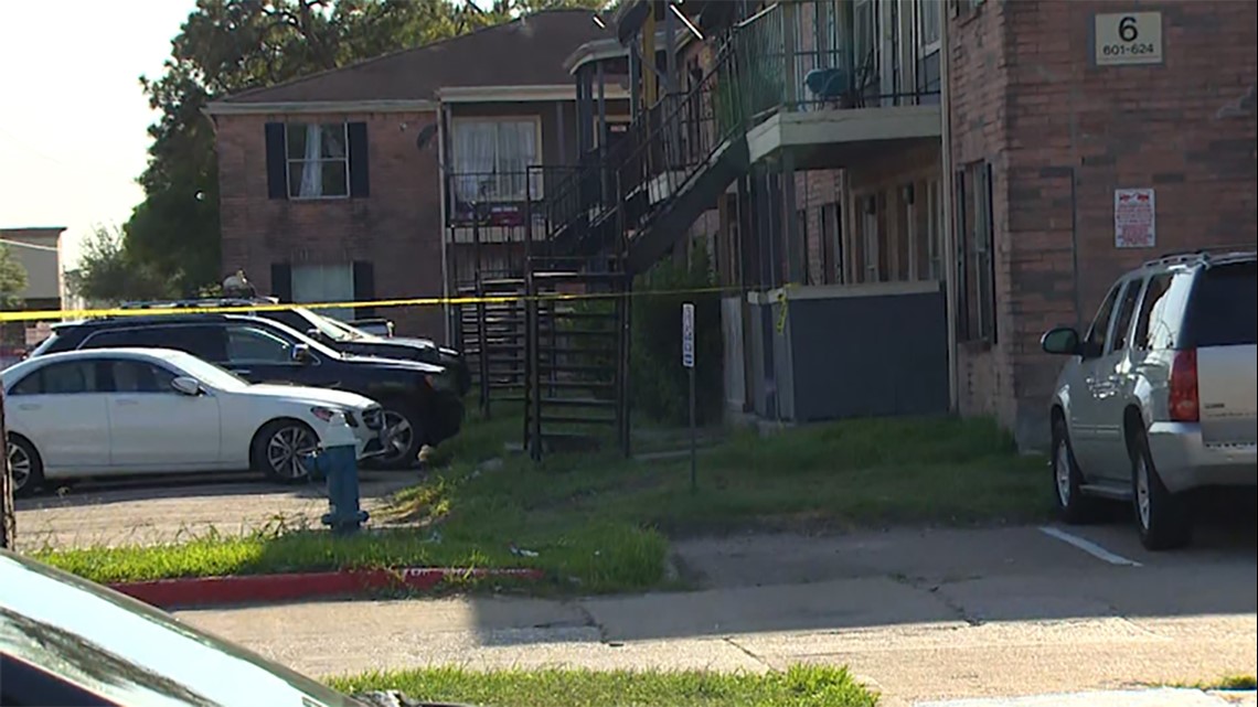 HPD Officer Shoots Suspect At Houston, Texas Apartments | Khou.com