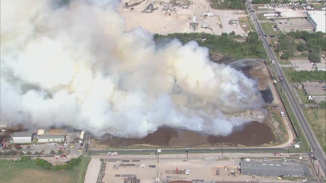 Mulch fire burns in NW Houston
