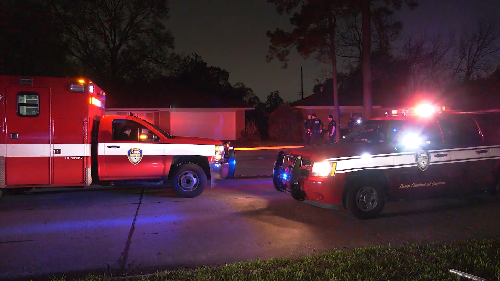 Houston crime Neighbor kills man breaking into home on Saxon Dr