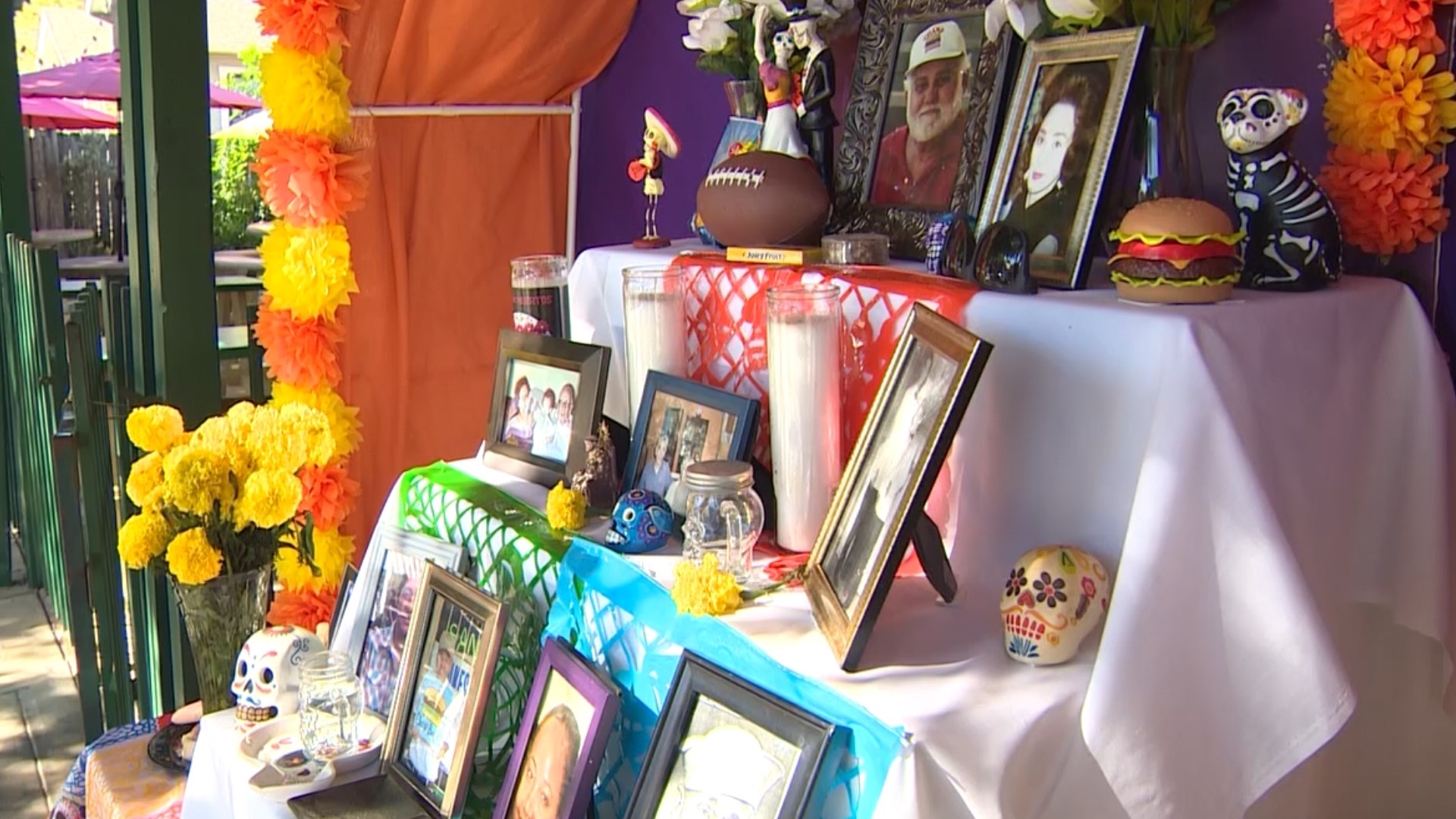 Celebrating Día de los Muertos at east Houston burger joint